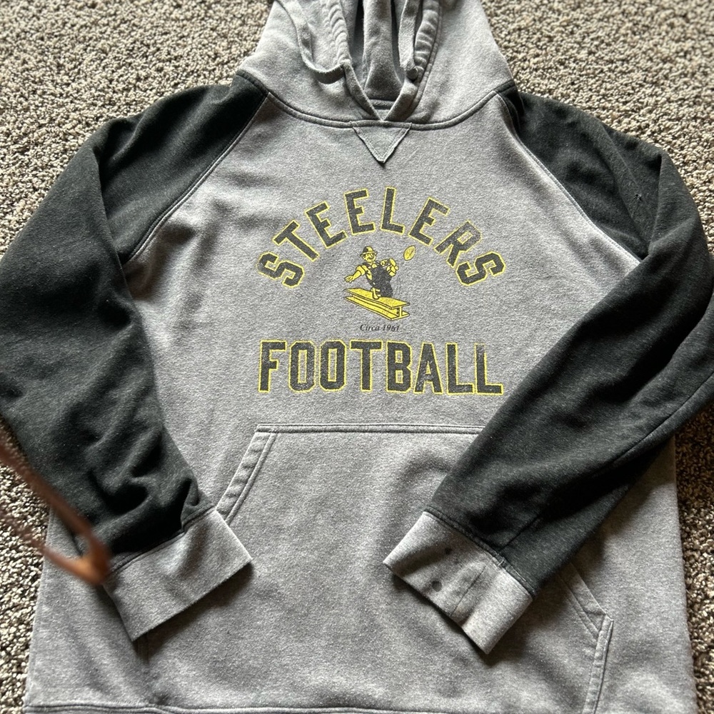 47 brand XL STEELERS HOODIE- small spot on sleeve- good condition